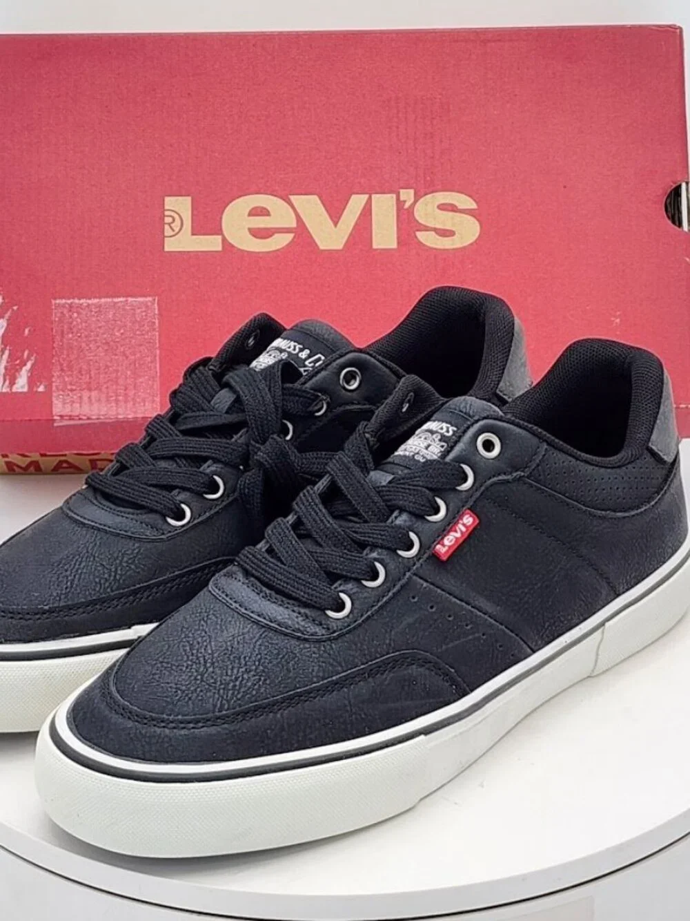 Levi’s Munro UL Black Charcoal Sneakers Men’s Size 8 New